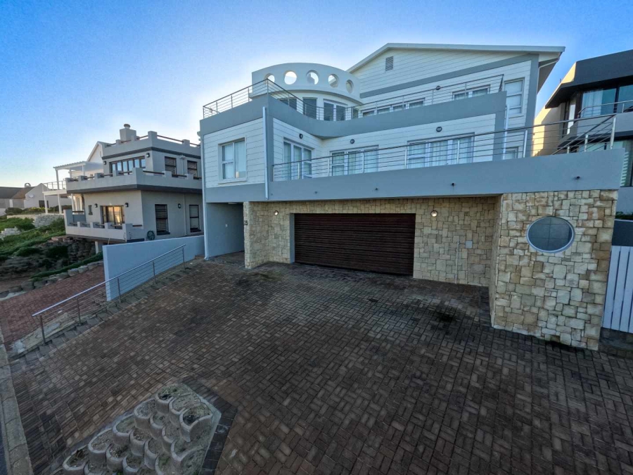 4 Bedroom Property for Sale in Stilbaai Oos Western Cape
